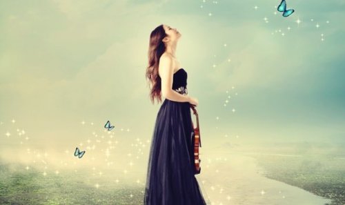 Kvinna med fjärilar