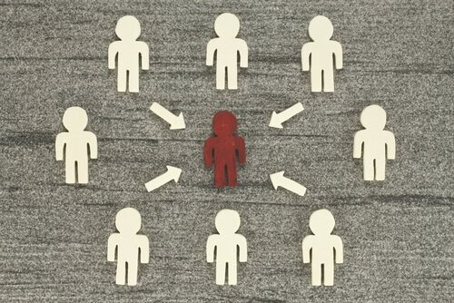 Andra skapar vår självbild