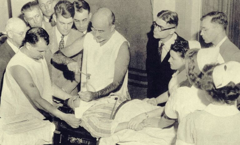 Praktik av lobotomi.