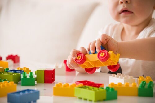 Relationen mellan lek och ett barns utveckling