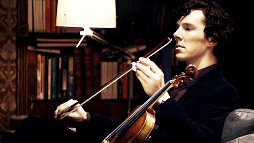 Sherlock Holmes spelar fiol