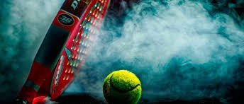 Tennisboll och racket