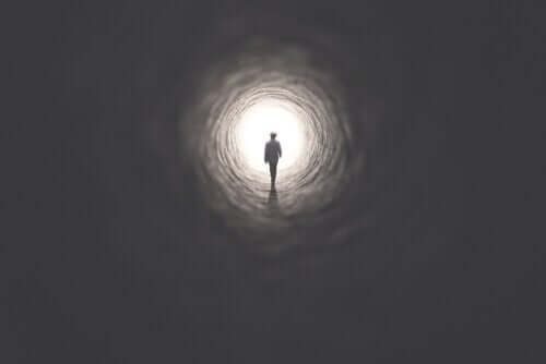 Person i tunnel