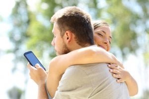 Otrohet online: var drar man gränsen?