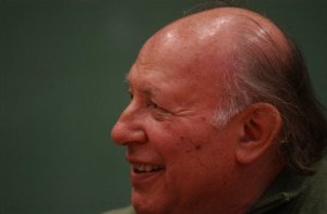Författaren Imre Kertész: en överlevares biografi