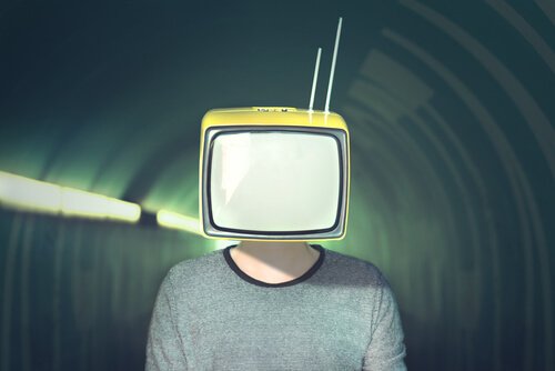 Media manipulerar: 10 strategier för mediemanipulation