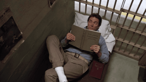 Eastwood läser en bok
