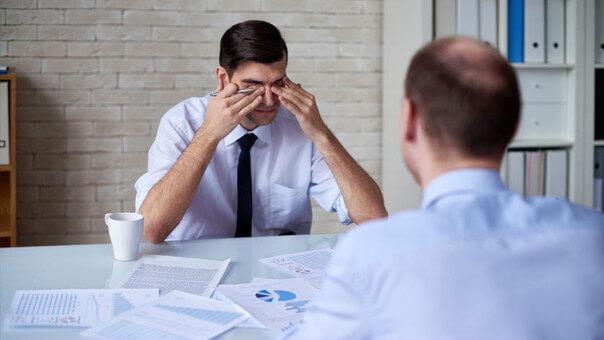 Man som har problem med dygnsrytmen.