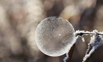 En närbild av en isbubbla.