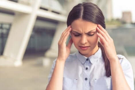 Stress kan orsaka huvudvärk
