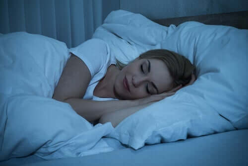 Många studier har undersökt vad som händer i hjärnan när vi sover
