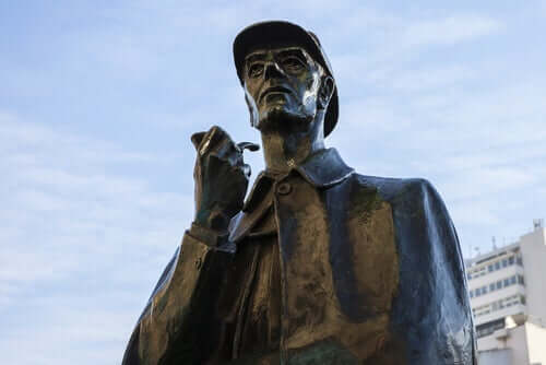 Sherlock Holmes staty.