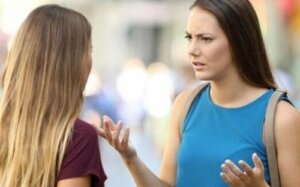 Hur man hanterar passiv-aggressiva vänner