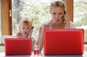 Hur kommer det sig att barn imiterar vuxna?