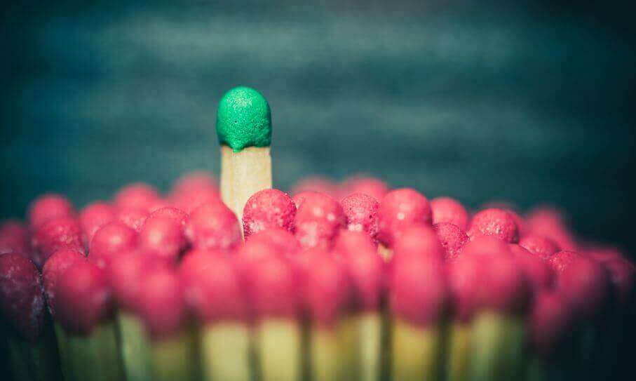 En grön tändsticka.