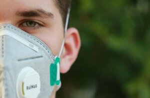 Att se världen över en mask: den psykologiska effekten