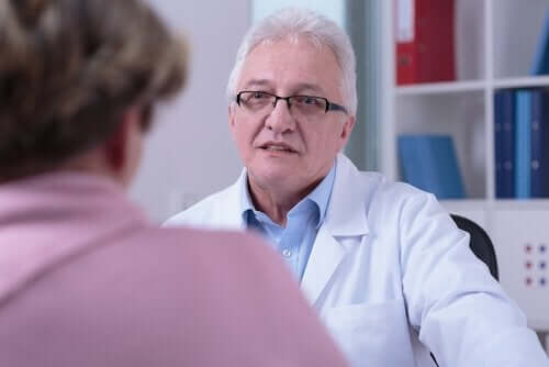 Doktor med patient