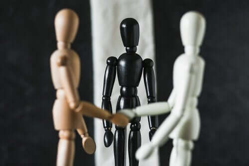 Trämarionetter förhandlar