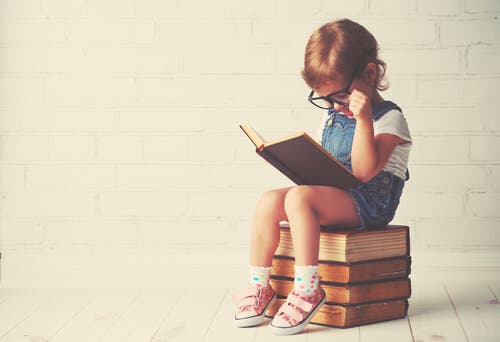 Att läsa som familj för barnets läsförståelse
