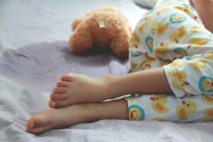 Enures hos barn: orsaker, symptom och behandlingar