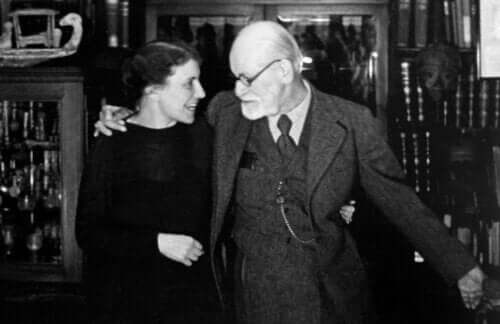 Anna Freud byggde vidare på faderns arv