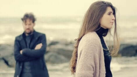 Det finns olika skäl till att människor bryter upp trots att de älskar varandra