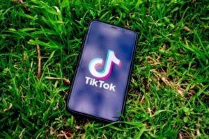 De psykologiska effekterna av appen Tik Tok