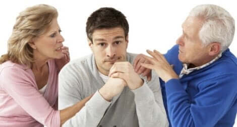 Föräldrar som kontrollerar sina vuxna barn