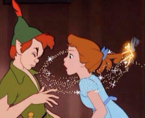Peter Pan och Wendy visar Disneys version av romantisk kärlek