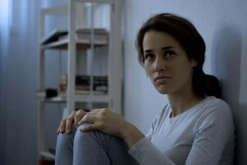 En till synes ledsen kvinna