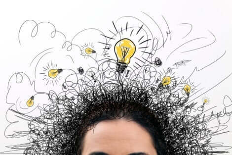 En person som har många idéer samtidigt