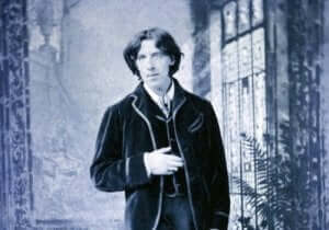Foto av Oscar Wilde i kostym