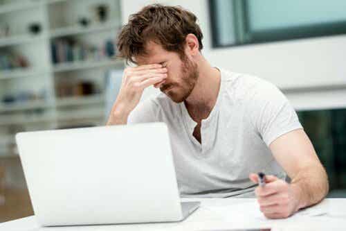 En man som inte kan avsluta arbetet