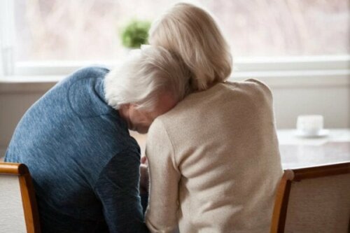 Hjälpsamma strategier för att hantera ett familjetrauma