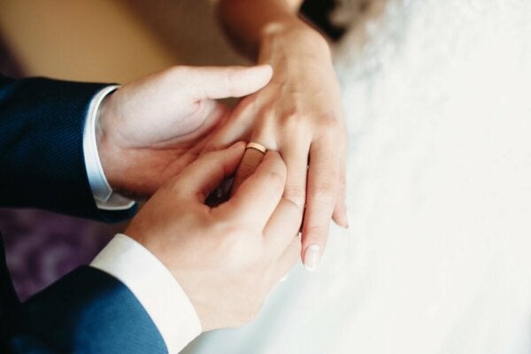 Vad är egentligen bigami?