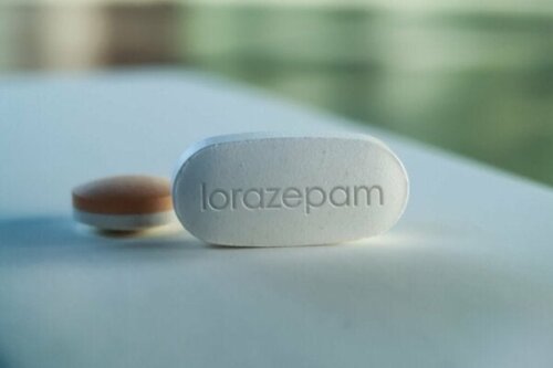 Lorazepam: Användning, dosering och biverkningar