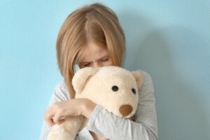 Selektiv mutism: symtom och behandling