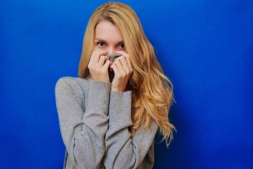 Ursprunget till och syftet med en känsla av förlöjligande