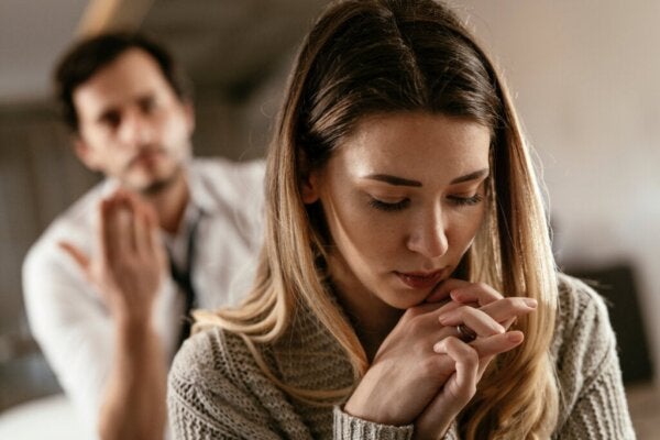 Sju tecken på att du lärde dig att hämma dina känslor som barn