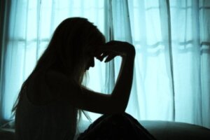Länkar mellan problematisk internetanvändning, depression och självmord