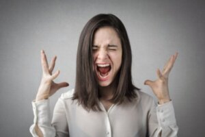 "Galna" och "hysteriska" kvinnor: historien om kvinnors psykiska hälsa