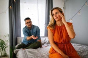 Förstå narcissistiskt avfärdande