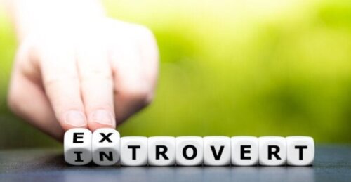 Varför är vissa människor extroverta och andra introverta?