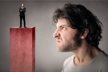 13 nycklar för att identifiera avundsjuka människor